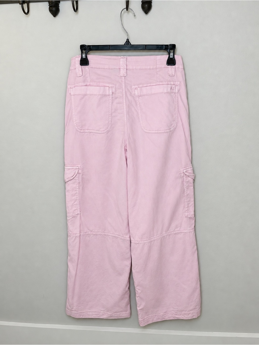 American Eagle Pink Wide Leg Stretch Cargo Pants Y2K Size 2 Short - Picture 3 of 8